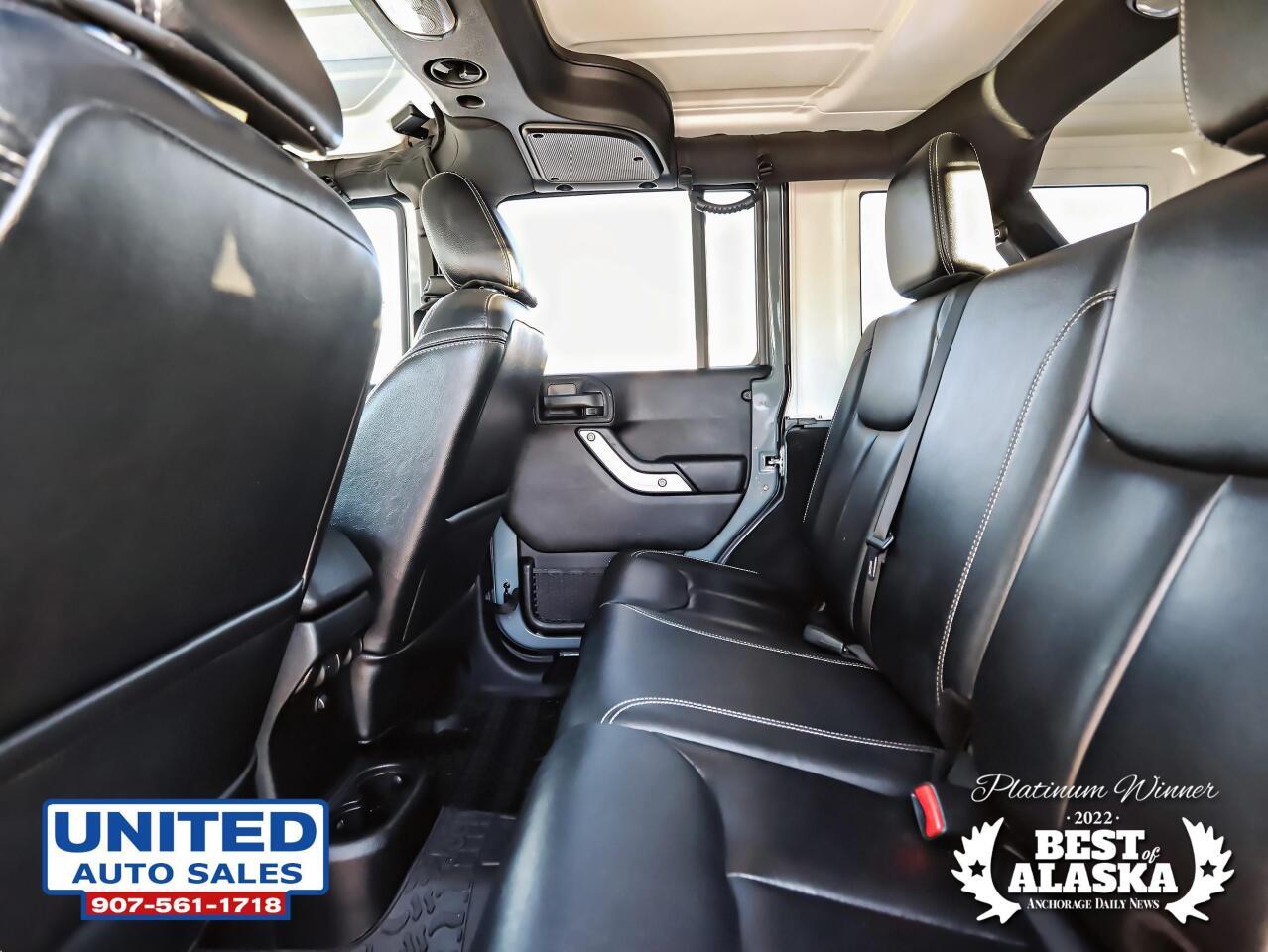 2015 Jeep Wrangler Unlimited Unlimited Sahara Sport Utility 4D 32
