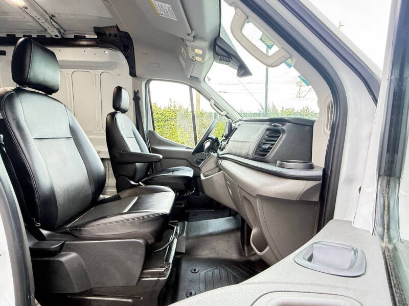 2024 Ford Transit 250