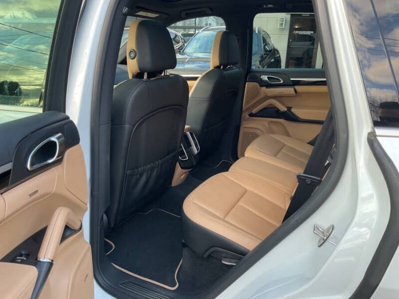 2014 Porsche Cayenne Platinum