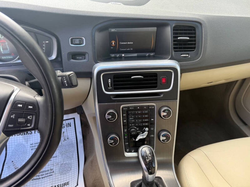 2015 Volvo S60 T5 Platinum