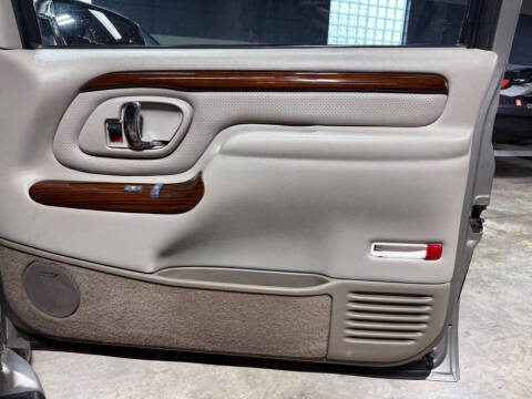 2000 Cadillac Escalade