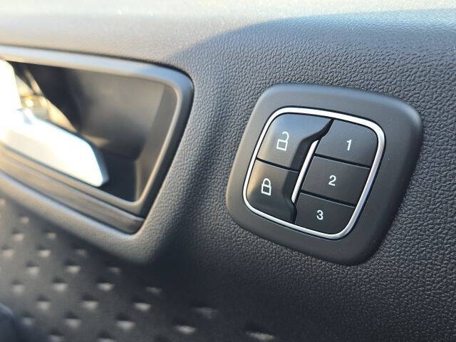 2020 Ford Escape Hybrid Titanium