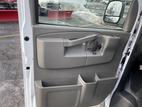 2025 Chevrolet Express 2500