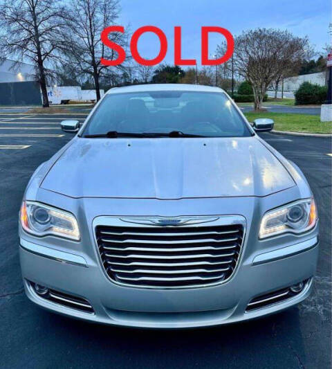 2012 Chrysler 300 Limited's photo