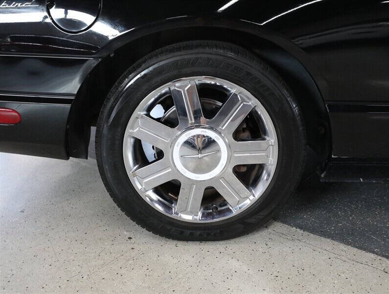 2004 Ford Thunderbird Deluxe