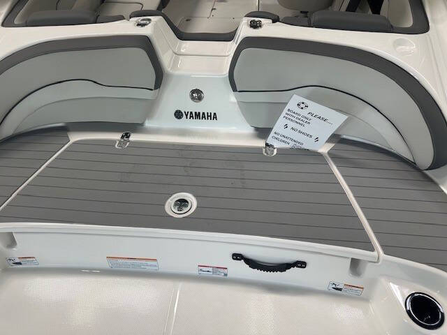 2025 Yamaha AR190