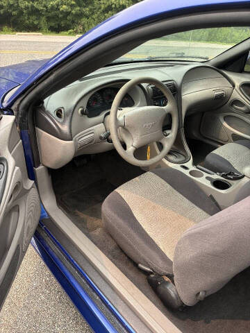 2004 Ford Mustang