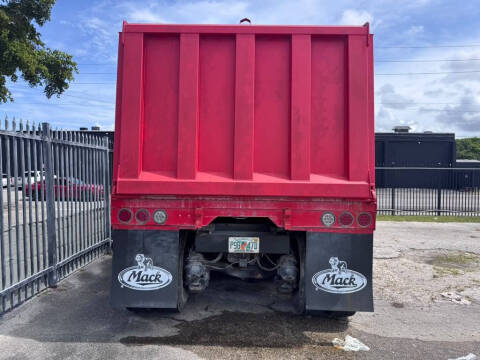 2007 Mack CV713