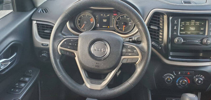 2017 Jeep Cherokee Sport
