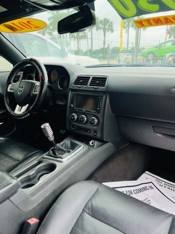 2011 Dodge Challenger R/T Plus