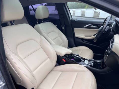 2018 Infiniti QX30 Premium