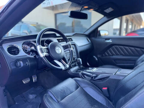 2013 Ford Mustang V6 Premium