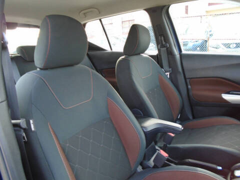 2019 Nissan Kicks SR