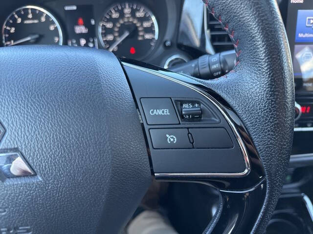 2020 Mitsubishi Outlander LE