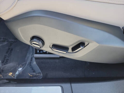 2026 Volvo XC60 B5 Core