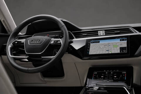 2022 Audi e-tron quattro Premium Plus