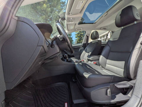 2016 Volkswagen Golf TSI SE