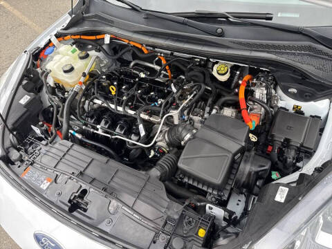 2022 Ford Escape Hybrid SE