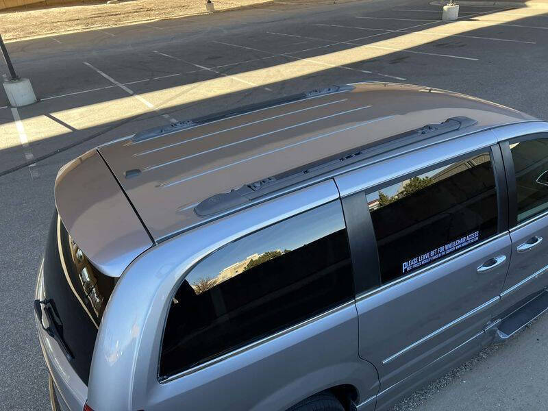 2016 Chrysler Town and Country Touring-L