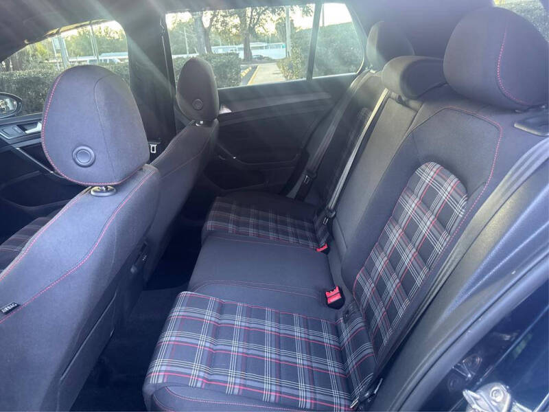 2018 Volkswagen Golf GTI SE