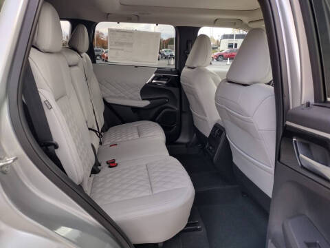 2025 Mitsubishi Outlander PHEV SEL