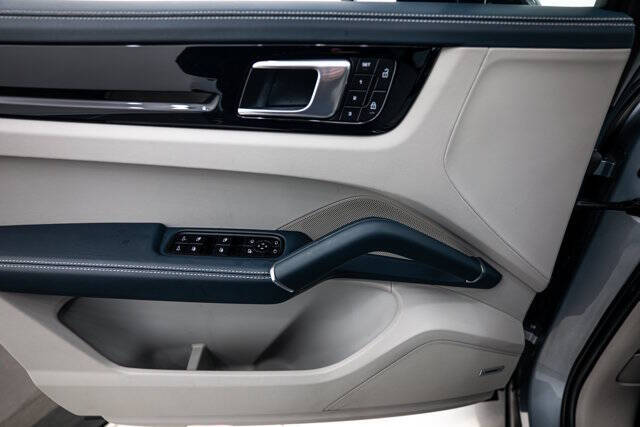 2022 Porsche Cayenne S