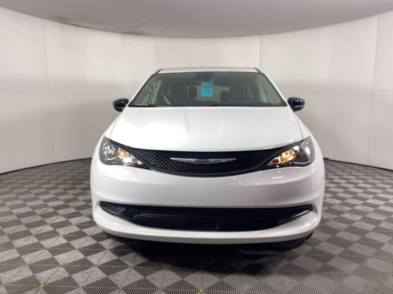 2024 Chrysler Voyager LX