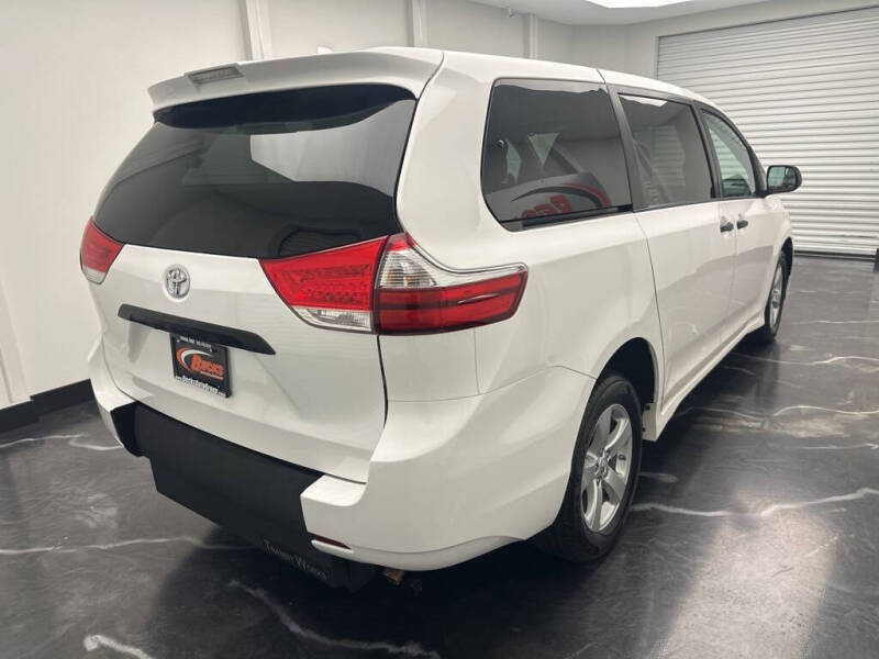 2019 Toyota Sienna L 7-Passenger