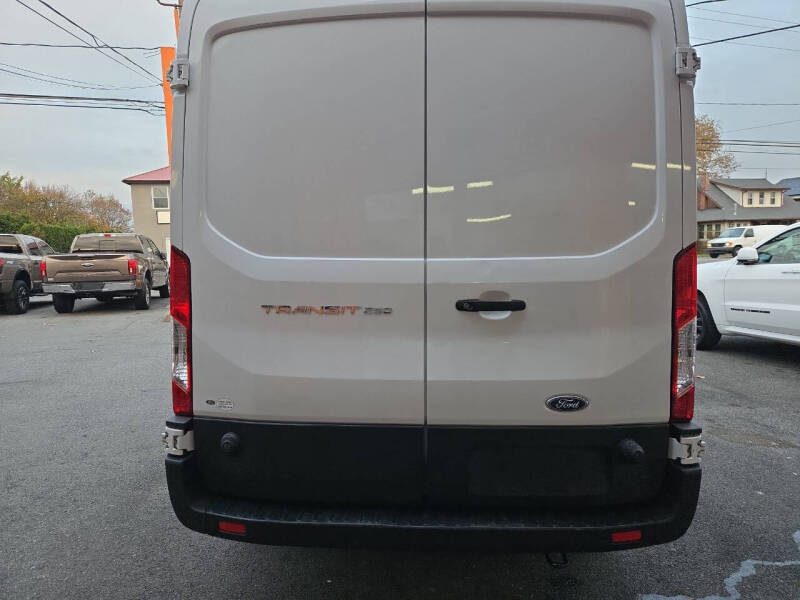 2022 Ford Transit 250