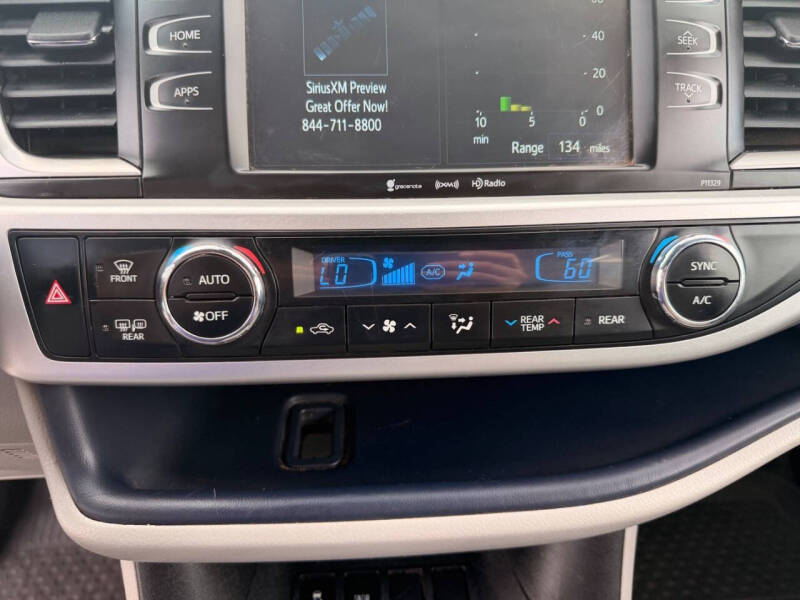 2017 Toyota Highlander LE Plus