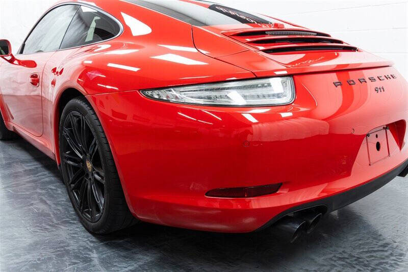 2015 Porsche 911 Carrera