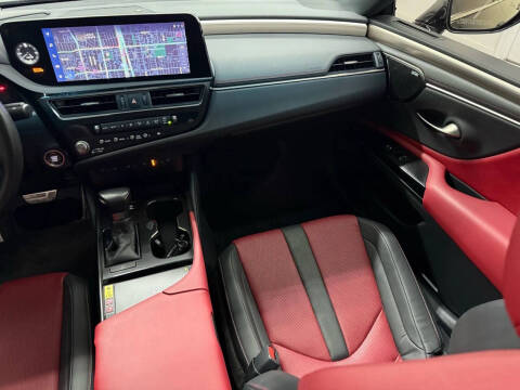 2023 Lexus ES 350 F SPORT Handling