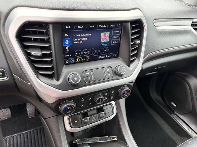 2023 GMC Acadia SLT