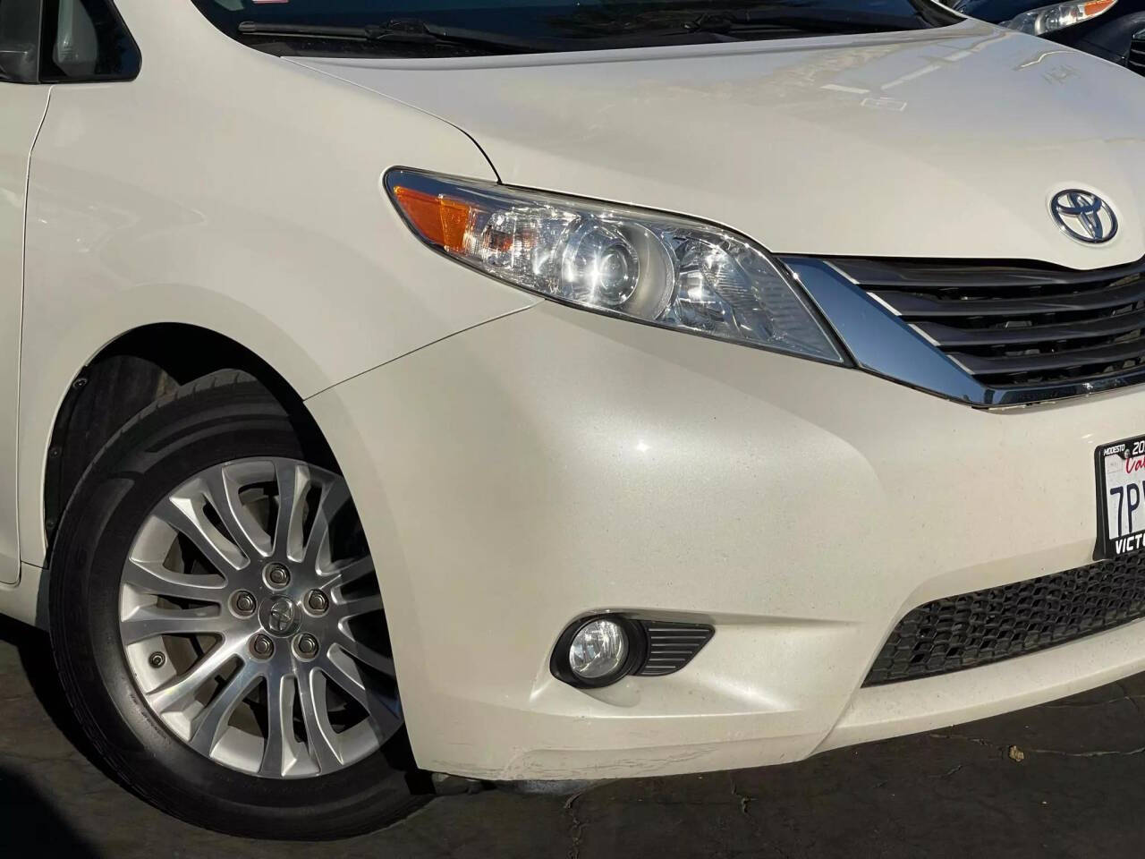 2015 Toyota Sienna for sale at Victory Motors Inc in Modesto, CA