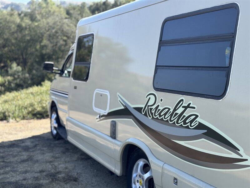 2002 Winnebago Rialta 22QD