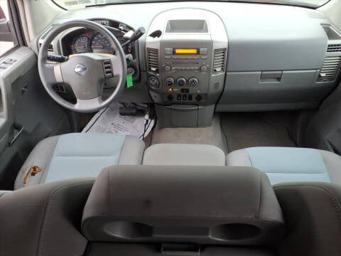 2005 Nissan Titan LE