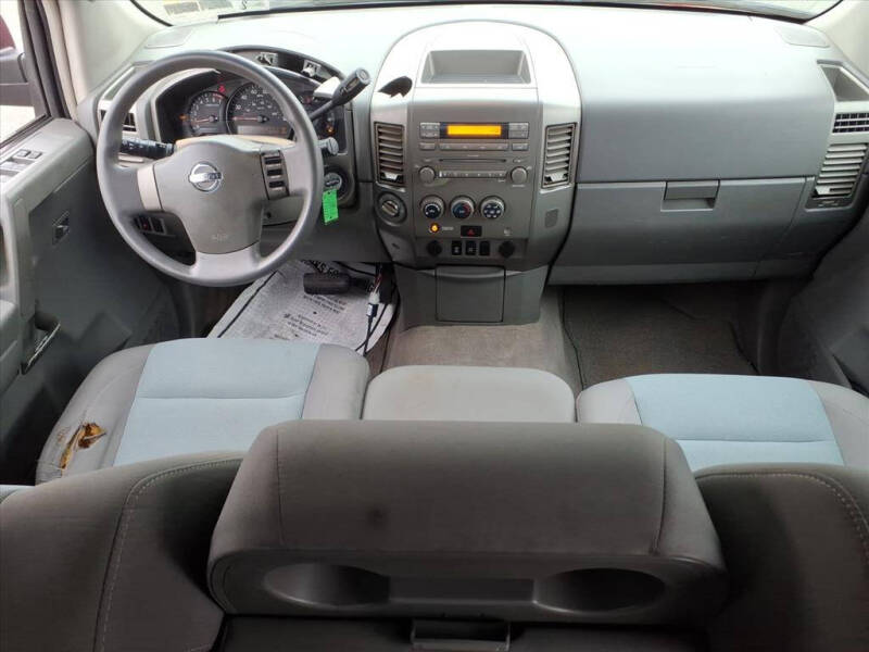 2005 Nissan Titan LE