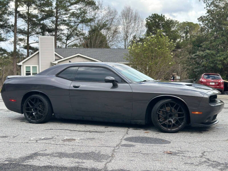2018 Dodge Challenger SXT Plus