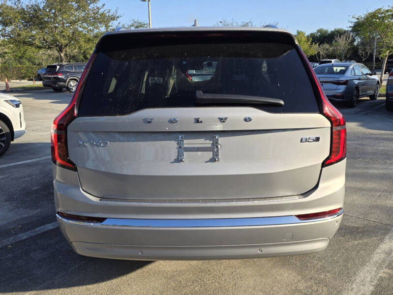 2025 Volvo XC90 B5 Plus Bright Theme 7P