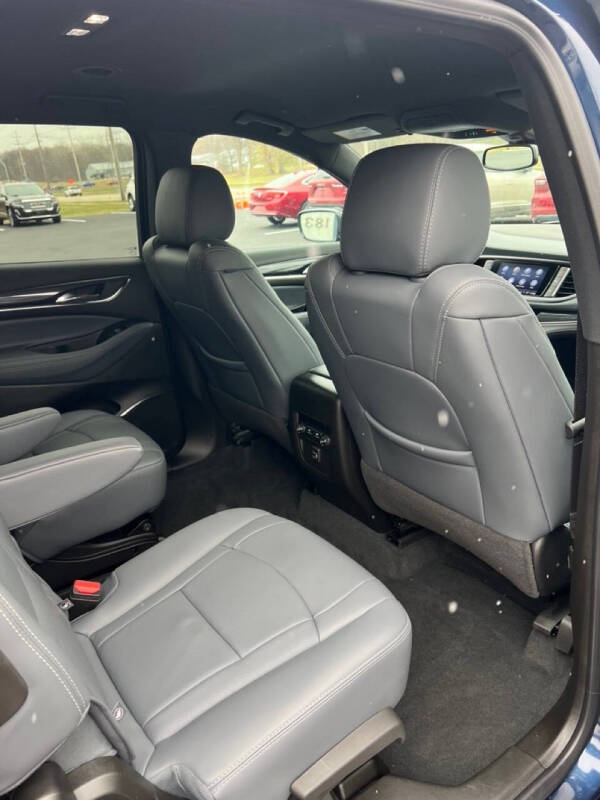 2023 Buick Enclave Essence