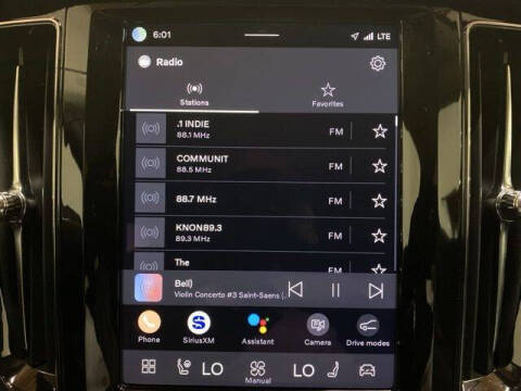 2025 Volvo XC60 B5 Core Dark Theme