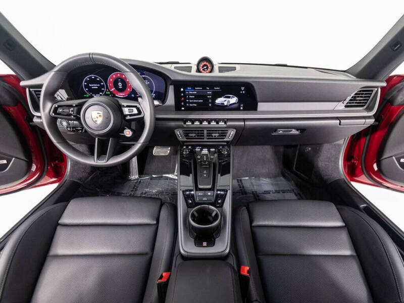 2025 Porsche 911 Carrera