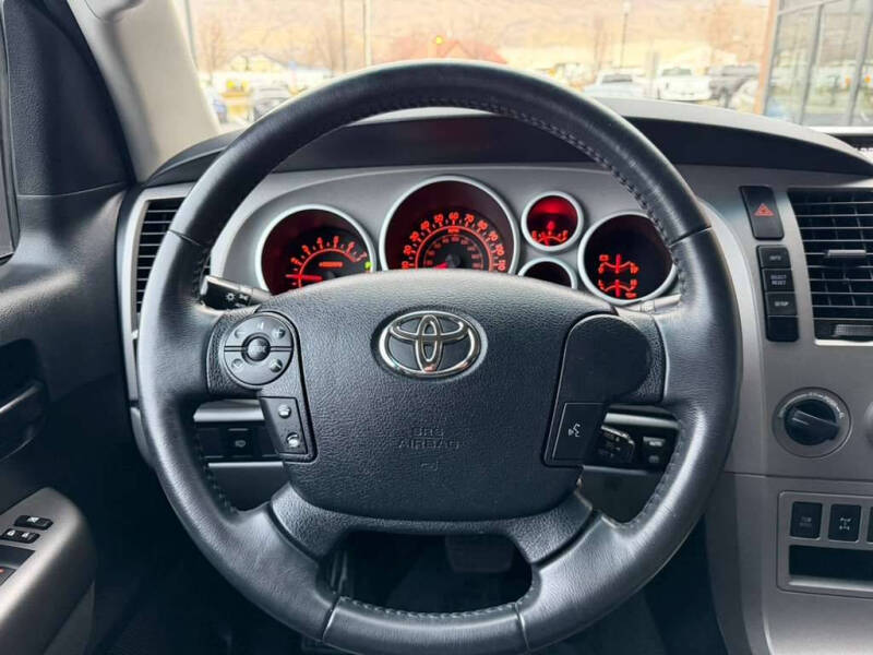 2013 Toyota Sequoia SR5