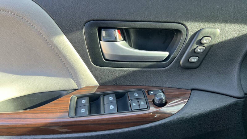 2017 Toyota Sienna Limited 7-Passenger