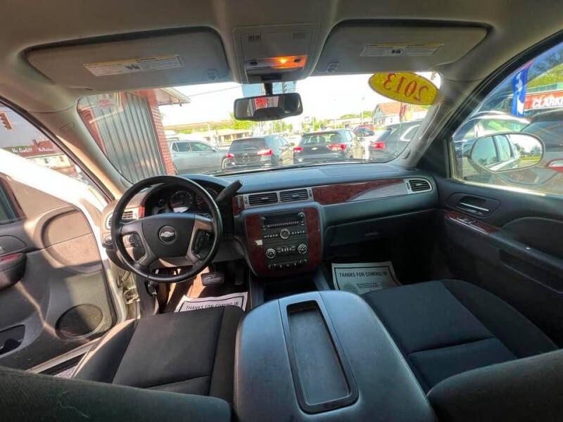 2013 Chevrolet Avalanche LS Black Diamond