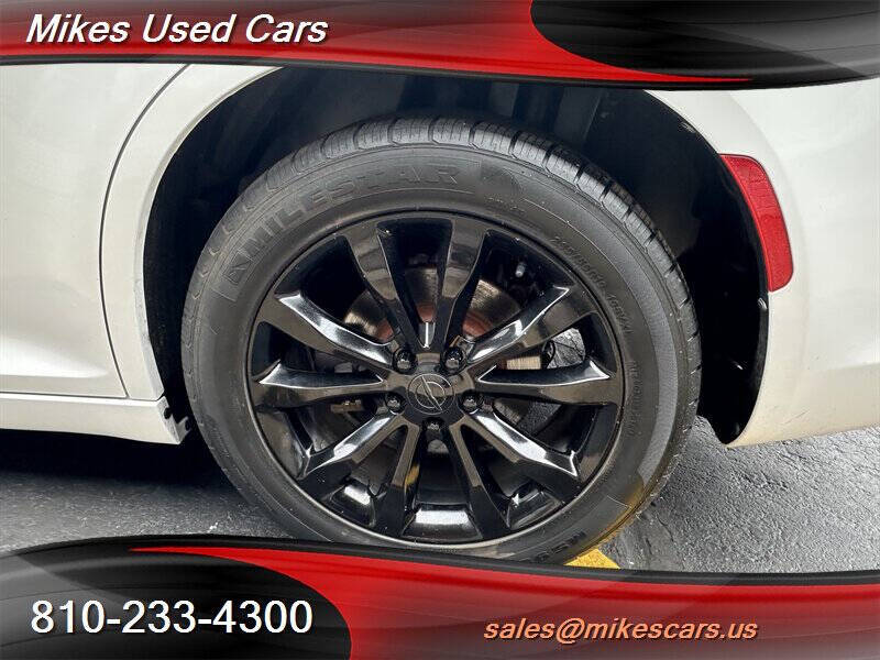 2018 Chrysler 300 Limited