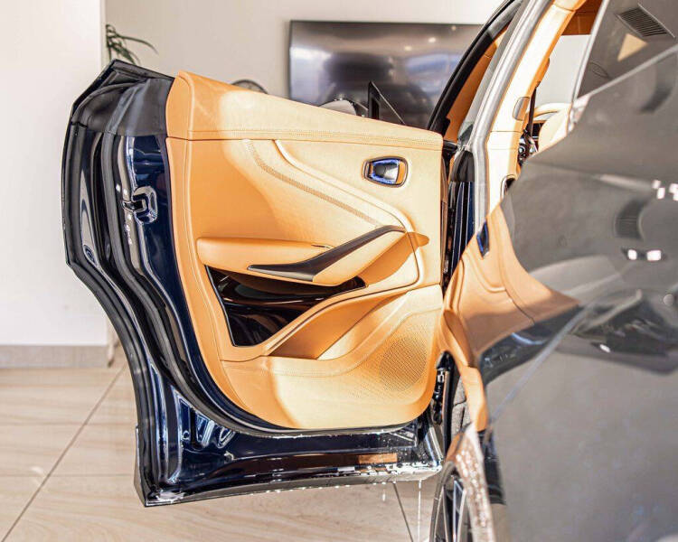 2026 Aston Martin DBX 707