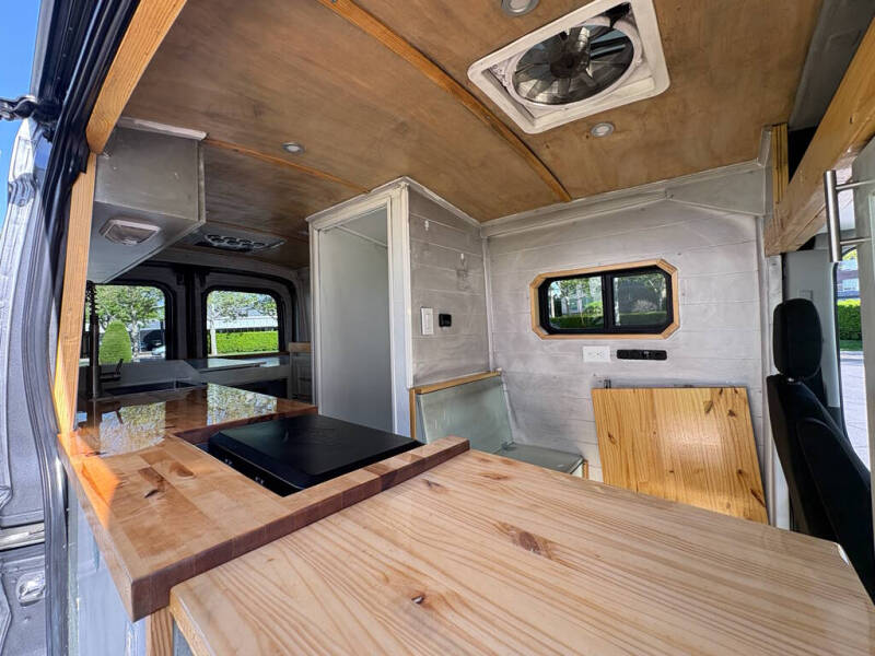 2024 Ford Transit 250