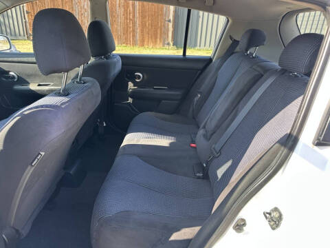 2010 Nissan Versa 1.8 S