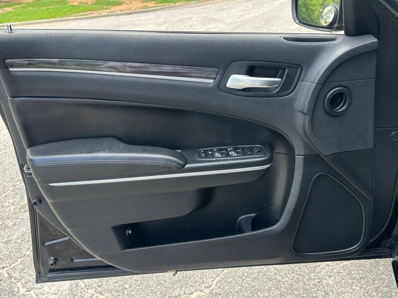 2018 Chrysler 300